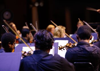Temporada dos Corpos Artísticos e diversos espetáculos são as atrações de maio no Teatro Amazonas