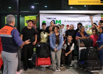 Mais 34 amazonenses que estavam em áreas atingidas pelas enchentes no RS voltam a Manaus