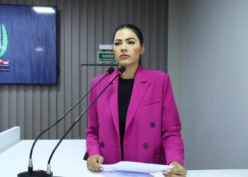 Brena Dianá agradece aos milhares de apoio no lançamento de sua pré-candidatura à Prefeitura de Parintins