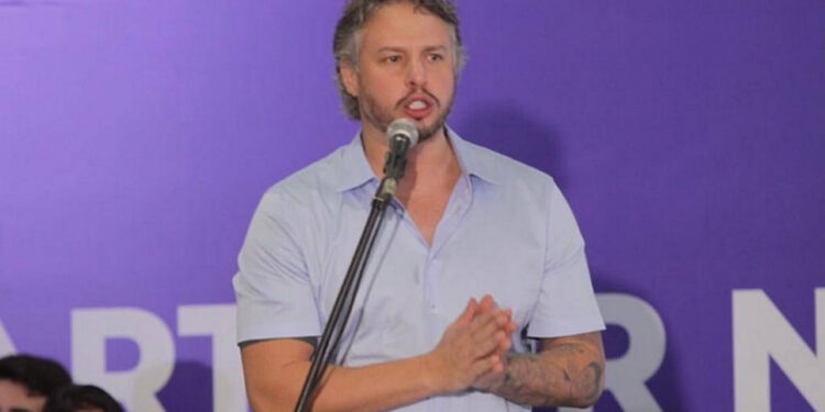 Ex-deputado federal Arthur Bisneto morre aos 44 anos em Manaus
