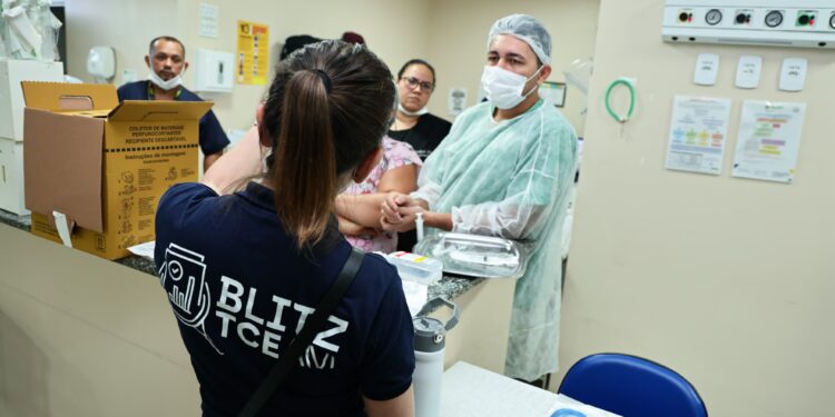Blitz do TCE-AM inspeciona Hospital João Lúcio e Joãozinho para apurar denúncias recebidas
