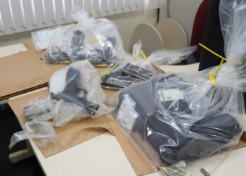 Seis PMs são presos suspeitos de tráfico de droga; dois são considerados foragidos