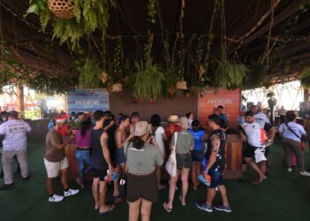 Festival de Parintins: Turistódromo reúne de forma gratuita os principais serviços de atendimento aos visitantes
