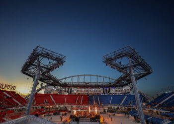 Parintins: No Dia do Orgulho LGBTQIAPN+, bois Boiola e Rasgadinho celebram a diversidade em ato no Bumbódromo