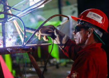 Festival de Parintins: A menos de oito dias para a festa, Boi Garantido já tem 95% das alegorias prontas