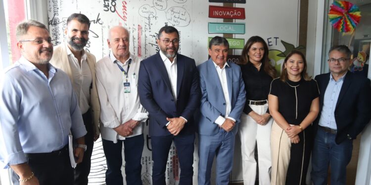 Governador Wilson Lima entrega documento reforçando pedido de ajuda ao Governo Federal para minimizar os impactos da estiagem