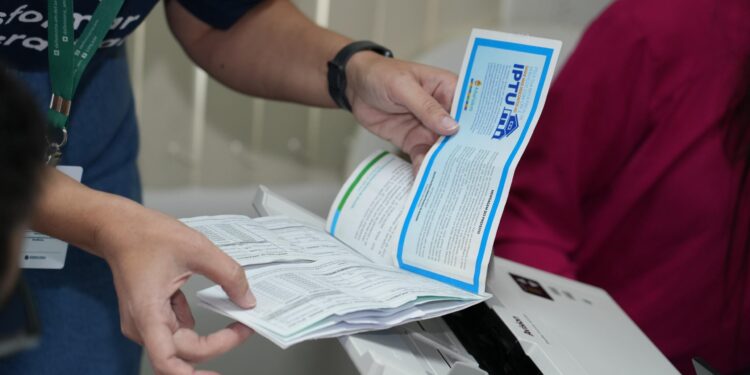 Contribuintes reclamam de aumento e cobranças indevidas do IPTU, diz DPE-AM