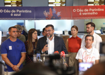 Parintins 2024: Wilson Lima reforça compromisso do Estado com a geração de emprego e renda em apresentação de aeronave temática da Azul