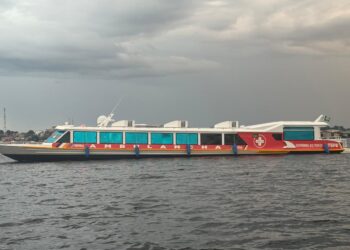 Prefeitura cria a primeira ambulância fluvial com UTI móvel de Tefé