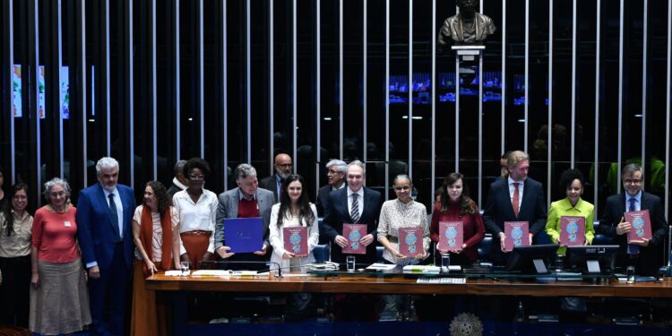 Conselheiro do TCE-AM participa de sessão especial no Senado Federal