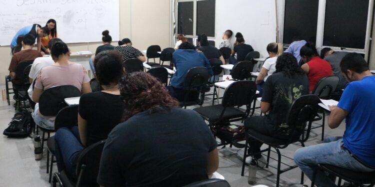 Bolsas de estudo: escola de Manaus lança concurso com até 100% para 30 cursos