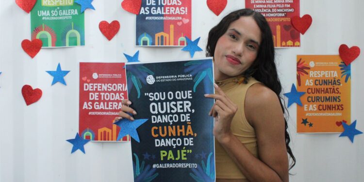 Dia do Orgulho LGBTQIAPN+: “Sonho que estou agarrada com minha nova certidão”, diz mulher trans assistida pela Defensoria Pública, em Parintins