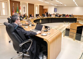 Ex-diretora da SAAE de Manacapuru terá de devolver R$ 88,4 mil aos cofres públicos, determina TCE