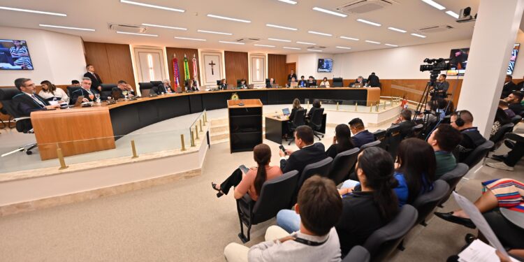 Tribunal de Contas multa presidente do Fundo de Aposentadoria de Canutama em R$ 1,2 milhão
