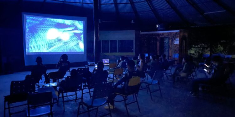 Cine Vagalume exibe as Mostras Curiminzada e Parentada no auditório da UEA nesta terça-feira (16)