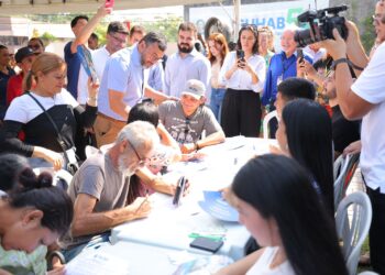 Governador Wilson Lima reassenta mais 178 famílias das comunidades da Sharp e Manaus 2000 pelo Prosamin+