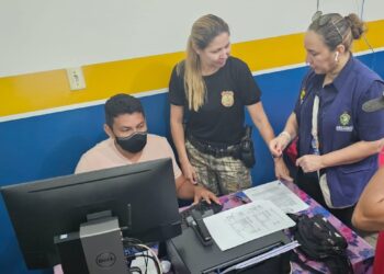 Famílias vítimas de incêndio em Nhamundá são atendidas em Delegacia Itinerante da Polícia Civil