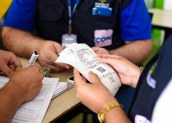 Procon-AM notifica 100 postos de combustíveis após alta no preço da gasolina