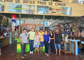 Brena Dianná apresenta a artesãos e artistas propostas para incrementar os ganhos financeiros