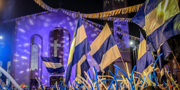 Caprichoso celebra tricampeonato em festa a Nossa Senhora do Carmo