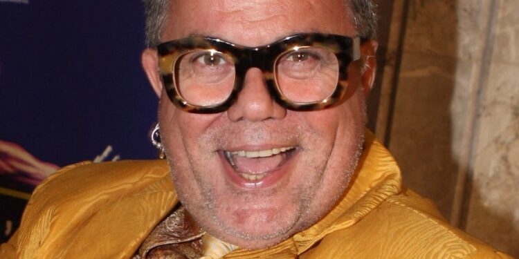 Roda de conversa com Milton Cunha marca o encerramento da exposição Vestuário da Sinhazinha