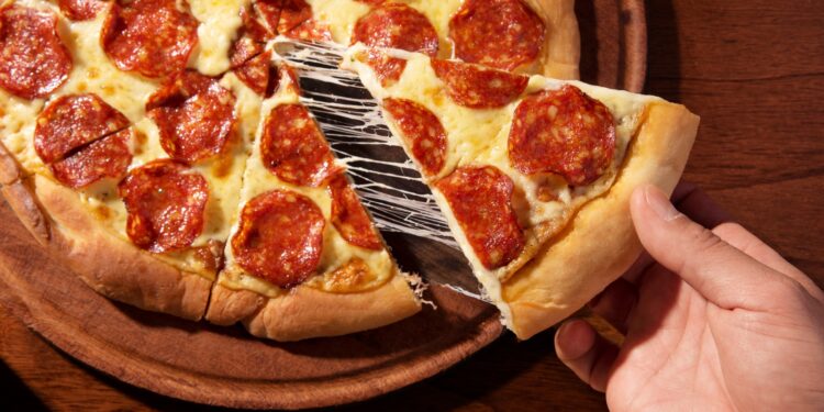Direito do Consumidor: Procon-AM alerta para regras de cobrança da pizza de dois sabores