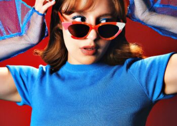 Cella Bártholo, ex-The Voice, anuncia novo single e celebra o sucesso do espetáculo “República Lee – Um Musical ao Som de Rita”