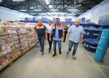Governador Wilson Lima acompanha preparação de ajuda humanitária para municípios afetados pela estiagem