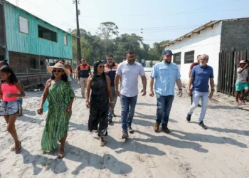 Governador entrega sistema do projeto Água Boa para famílias da zona rural de Manaus