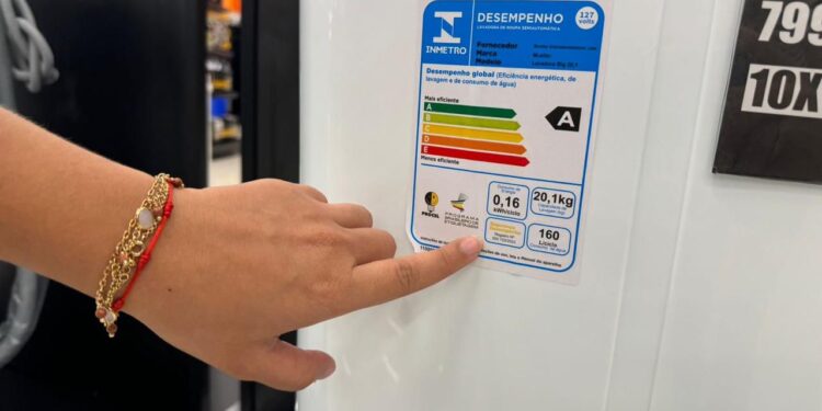 Ipem-AM notifica loja de departamento por uso irregular da marca Inmetro em Manaus