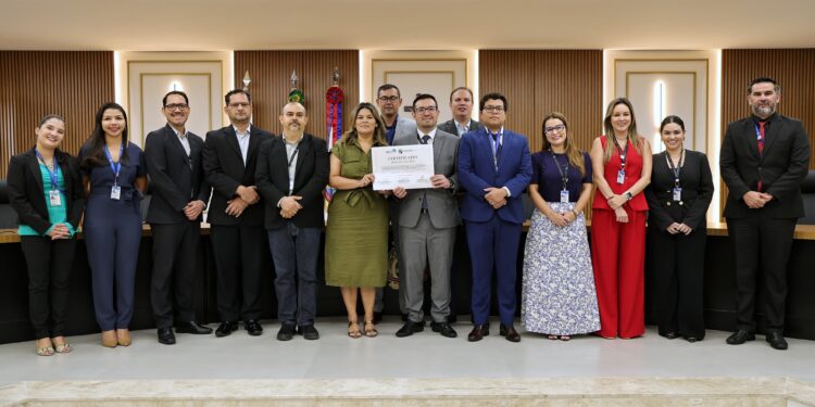 TCE-AM recebe Certificado de Garantia de Qualidade da Atricon