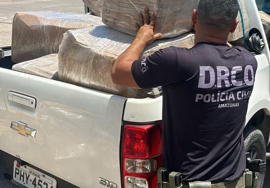 No Amazonas, polícia apreende 1,2 tonelada de drogas em caminhão que seguiria ao Pará