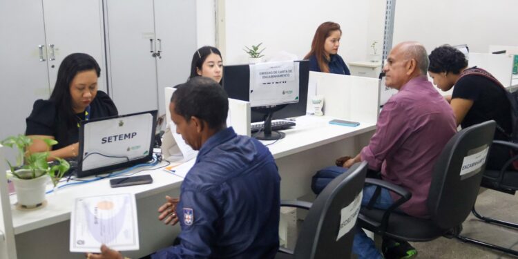 Sine Amazonas divulga 102 vagas de emprego para esta terça-feira