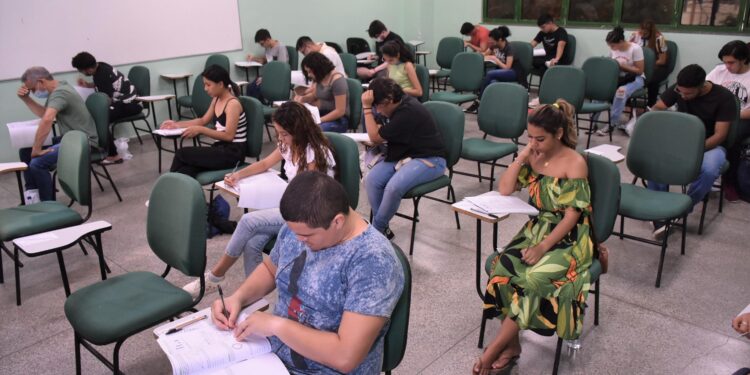 Divulgada lista dos beneficiados com isenção de pagamento para o Vestibular e SIS da UEA