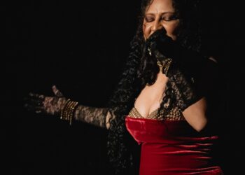 ‘Cabaré Chinelo – O Show’ abre programação de 10 anos da série Encontro das Águas