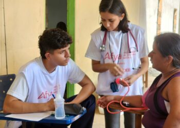 Cerca de 50 indígenas da Comunidade Aldeia do Correnteza, em Itacoatiara, recebem atendimento de saúde