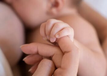 Agosto Dourado: Nutricionista explica os benefícios do leite materno para a mãe e bebê