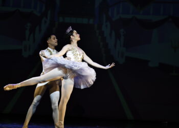 Balé Cinderela traz a força dos clássicos no Teatro Amazonas