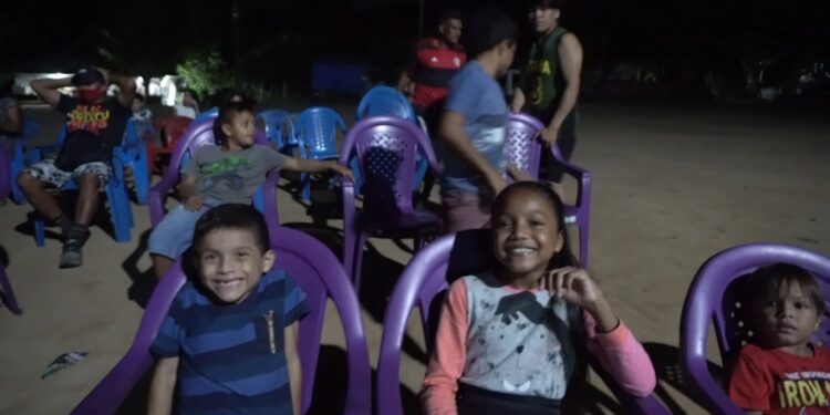 Projeto Cine Beiradão leva cinema às comunidades ribeirinhas de Manaus