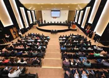 Pleno do TCE-AM multa ex-presidente da Câmara Municipal de Envira em mais de R$ 13,6 mil
