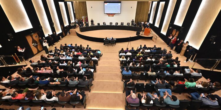 Pleno do TCE-AM multa ex-presidente da Câmara Municipal de Envira em mais de R$ 13,6 mil