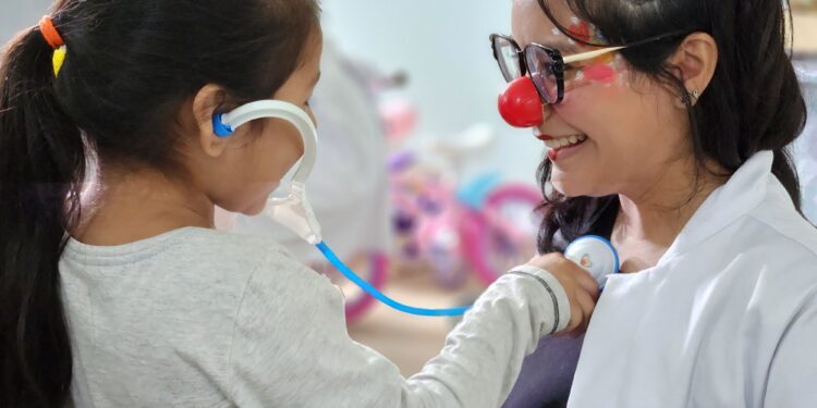 Estudantes de Medicina de Itacoatiara arrecadam brinquedos para serem doados no Dia das Crianças
