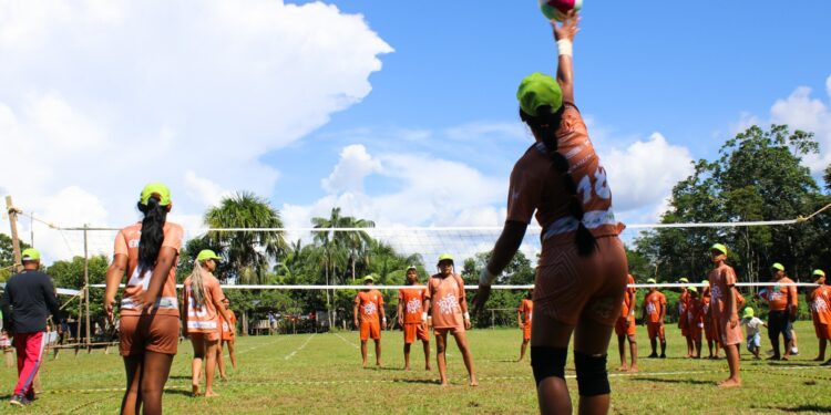 Iniciativa promove esporte e valorização da cultura entre juventude ribeirinha