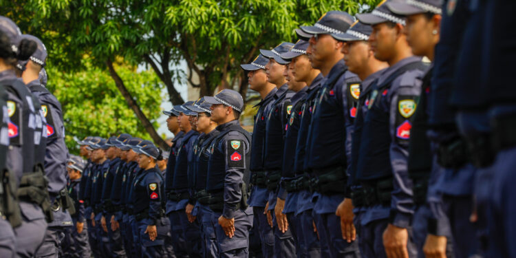 Governador Wilson Lima apresenta mil alunos soldados que passam a atuar na Polícia Militar