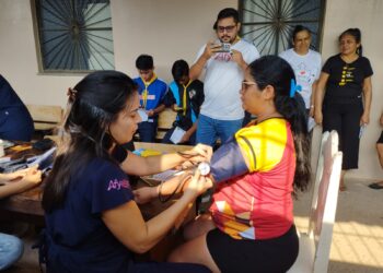 Estudantes de Medicina realizam cerca de 40 atendimentos em projeto “Saúde na Praça”, em Itacoatiara
