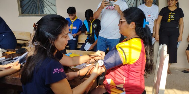 Estudantes de Medicina realizam cerca de 40 atendimentos em projeto “Saúde na Praça”, em Itacoatiara