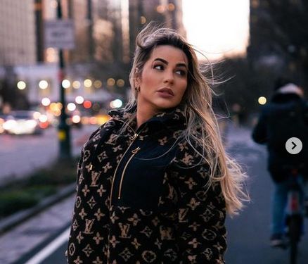 Influencer Deolane Bezerra é presa em operação da polícia de PE