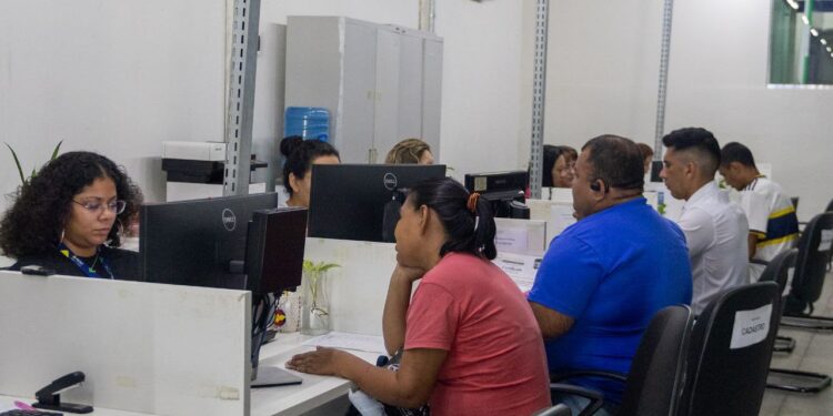 Governo do Amazonas investe em tecnologias para combater incêndios e monitorar a qualidade do ar durante estiagem