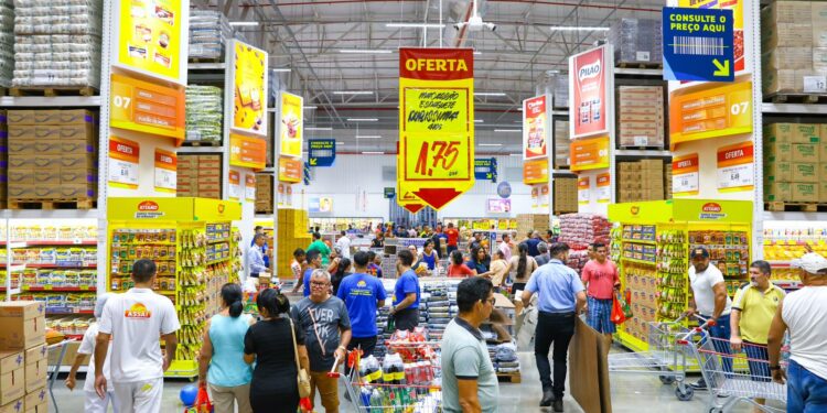 Assaí amplia investimentos no Amazonas e abre nova loja e centro de distribuição em Manaus