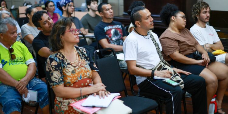 Em Manaus, artistas e trabalhadores da cultura aprendem a elaborar portfólio para disputar editais do Minc
